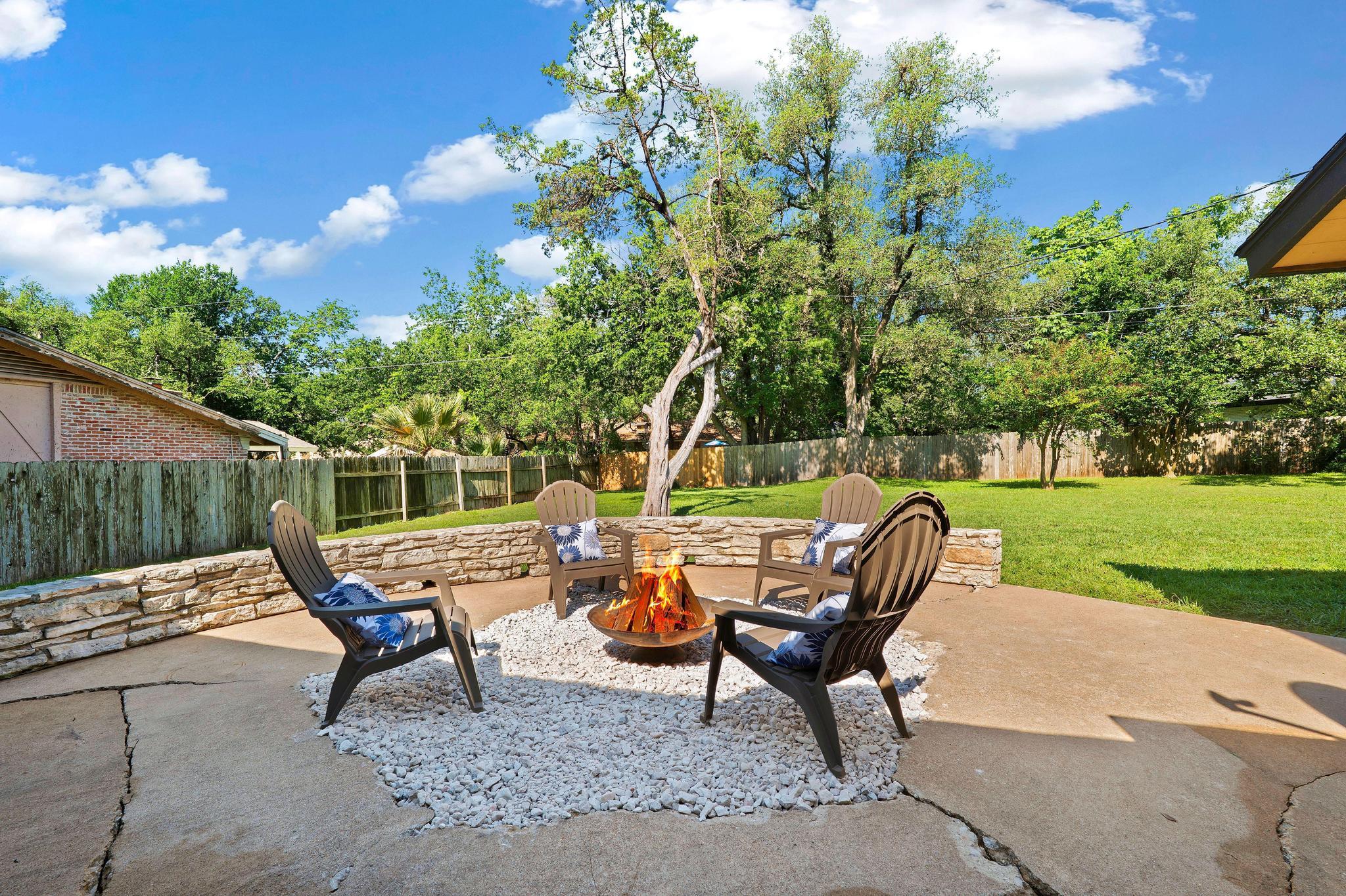 9105 Balcones Club DR