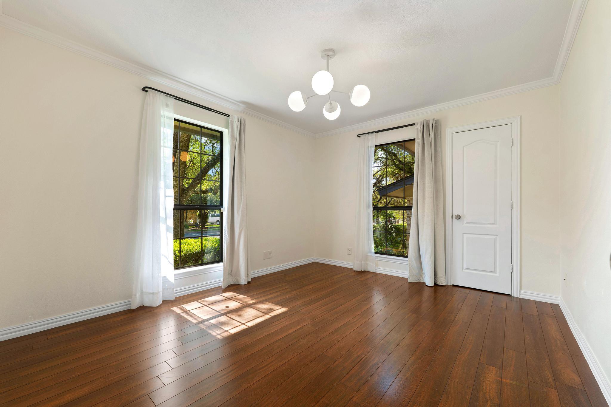 9105 Balcones Club DR