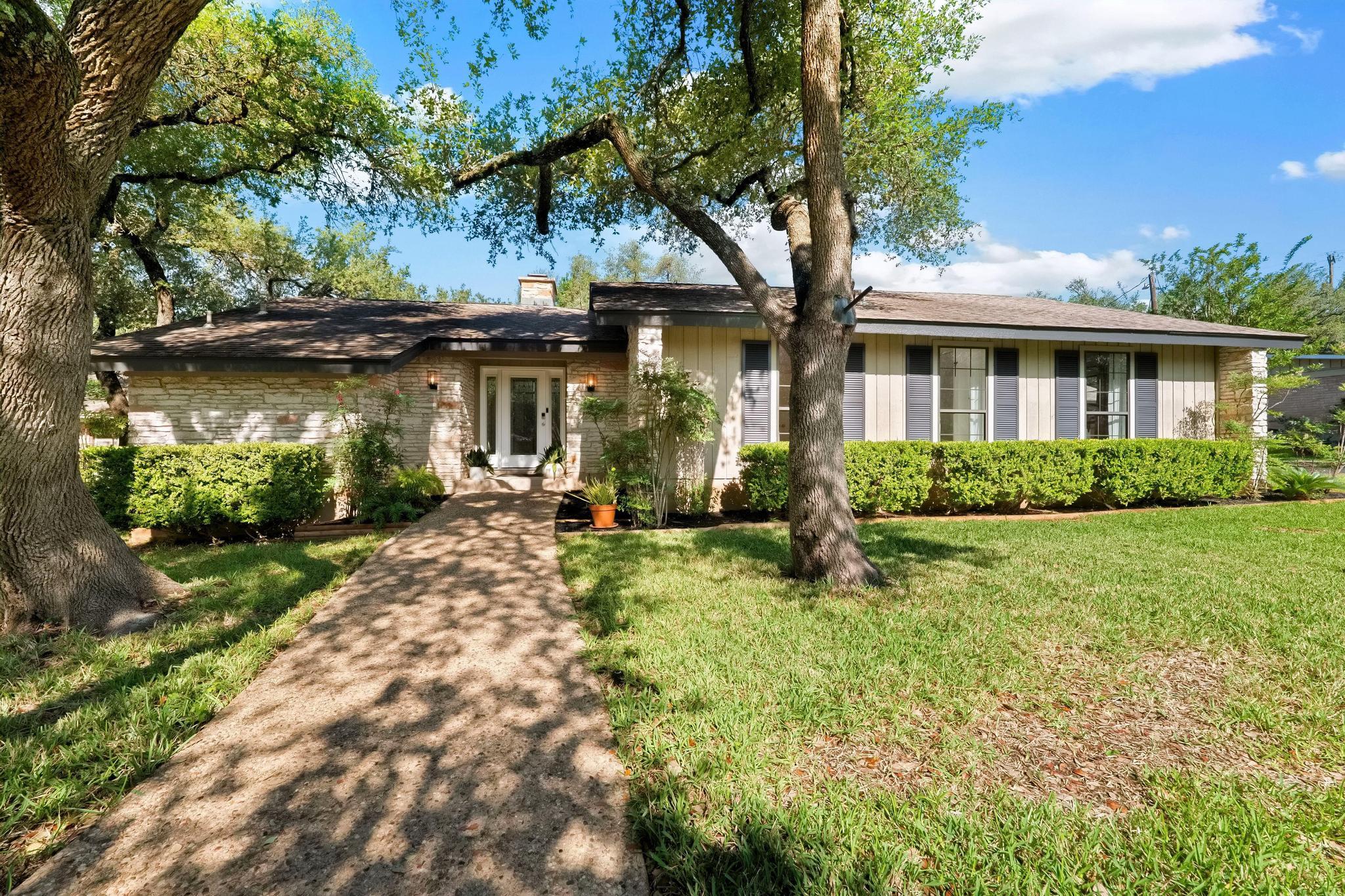 9105 Balcones Club DR