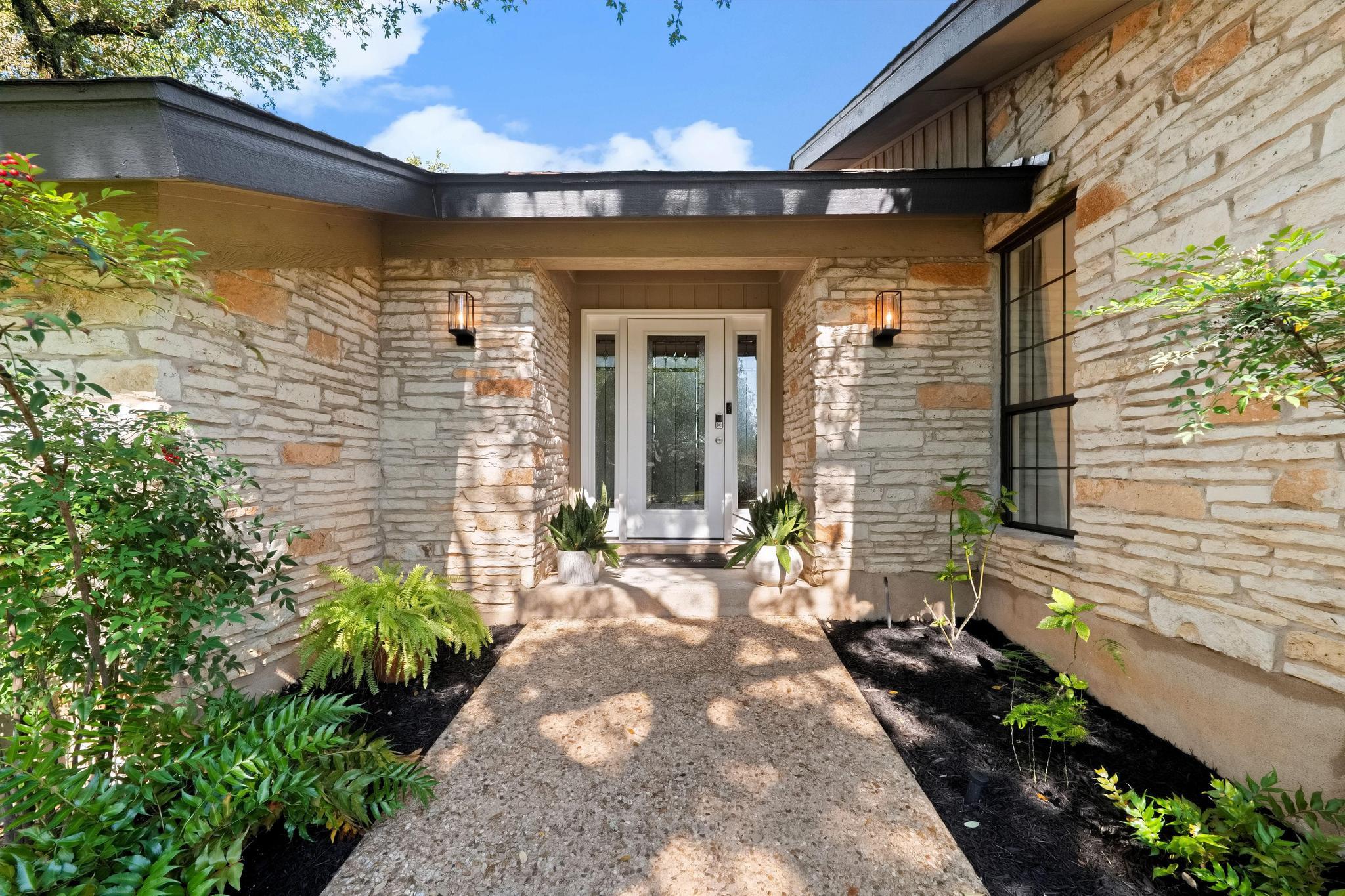 9105 Balcones Club DR