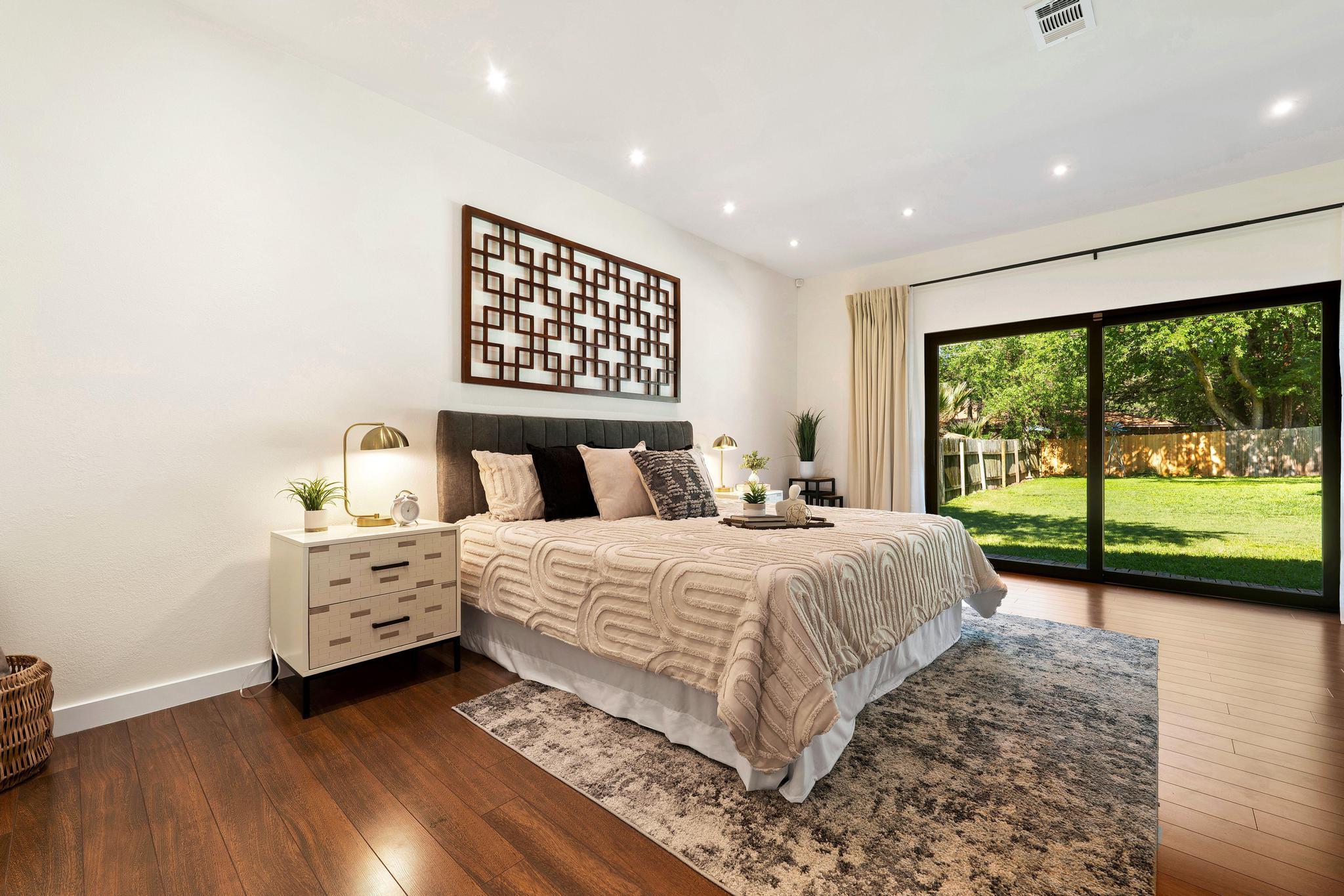 9105 Balcones Club DR