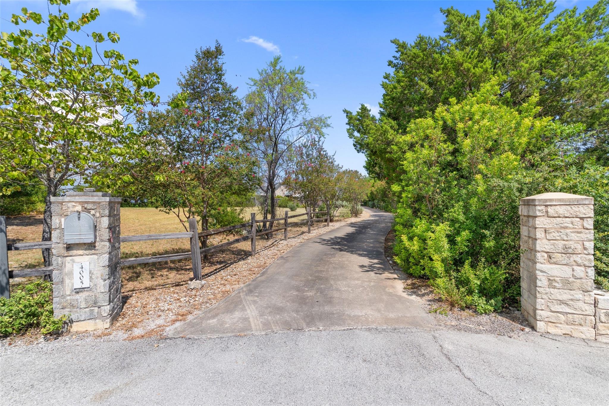 4005 Paloma CIR