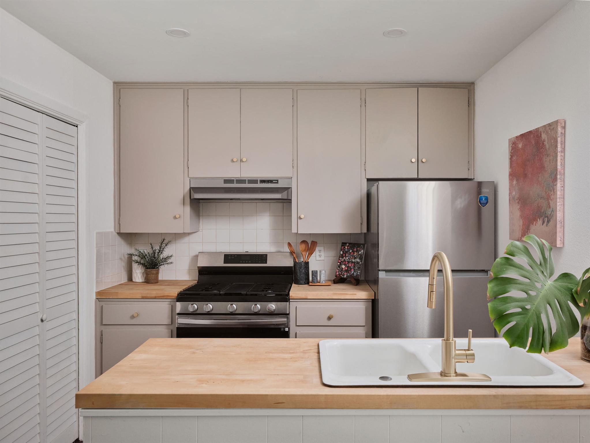 5212 Woodrow Ave # C Unit: A, B & C