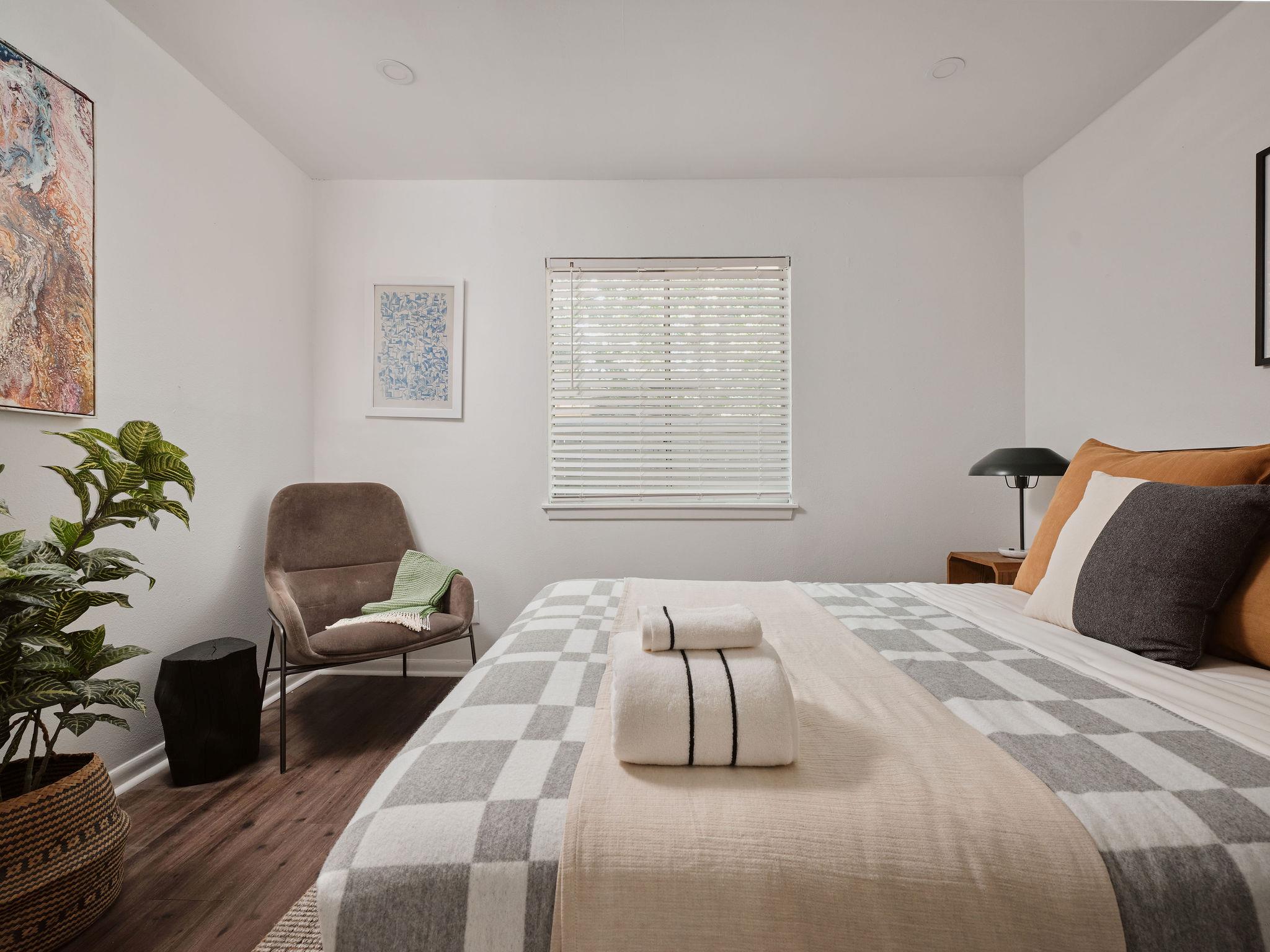 5212 Woodrow Ave # C Unit: A, B & C