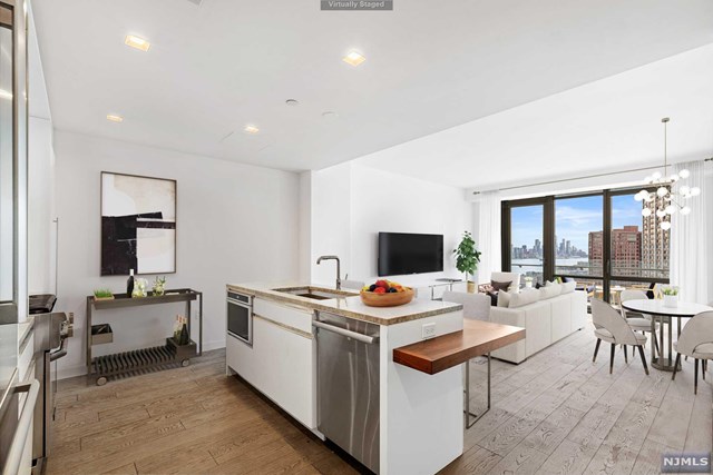 320 Adolphus Avenue 811