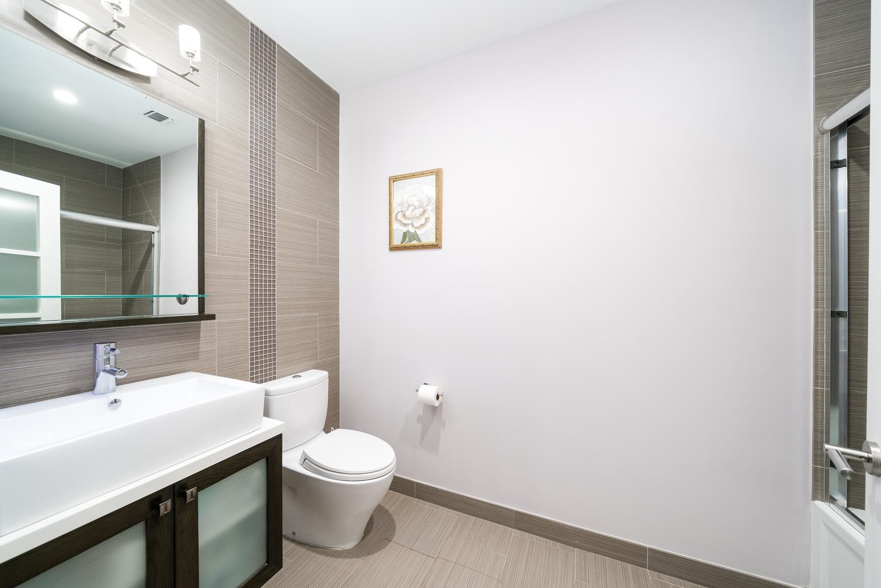 650 MONTGOMERY ST Unit: 202