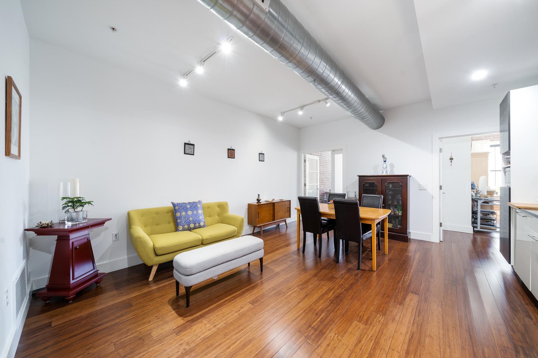 650 MONTGOMERY ST Unit: 202