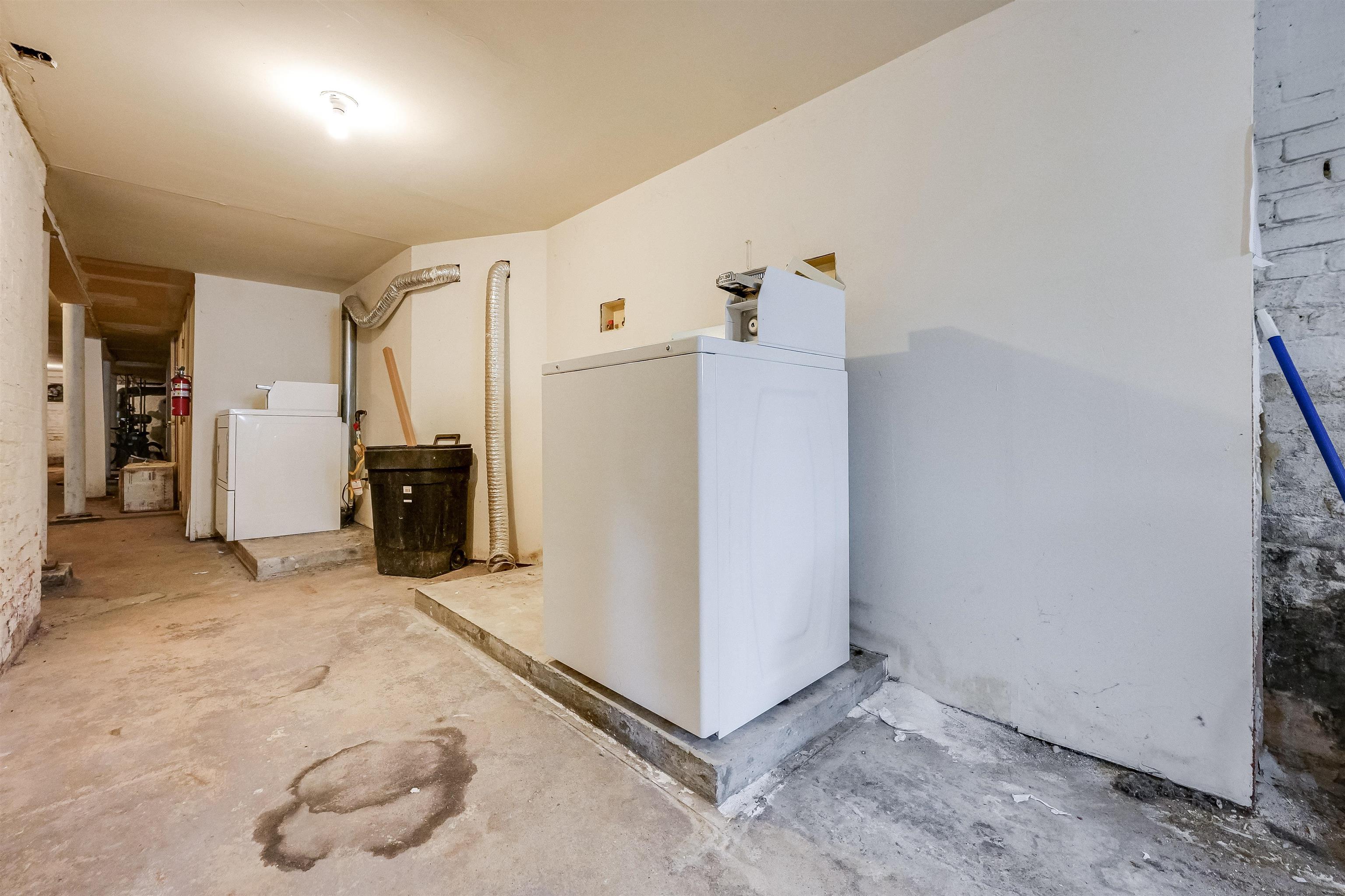 108 DUNCAN AVE Unit: 3R