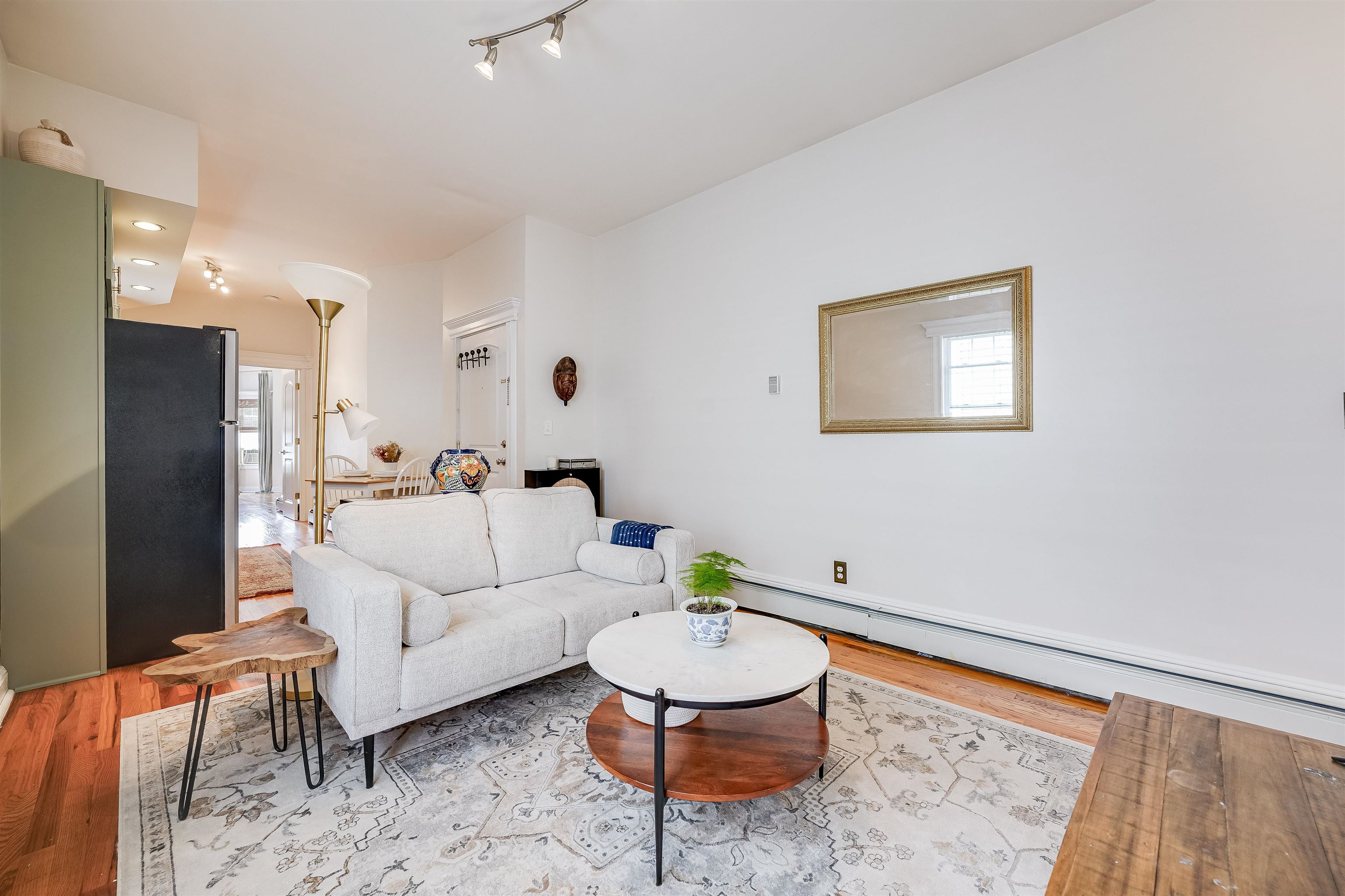 108 DUNCAN AVE Unit: 3R