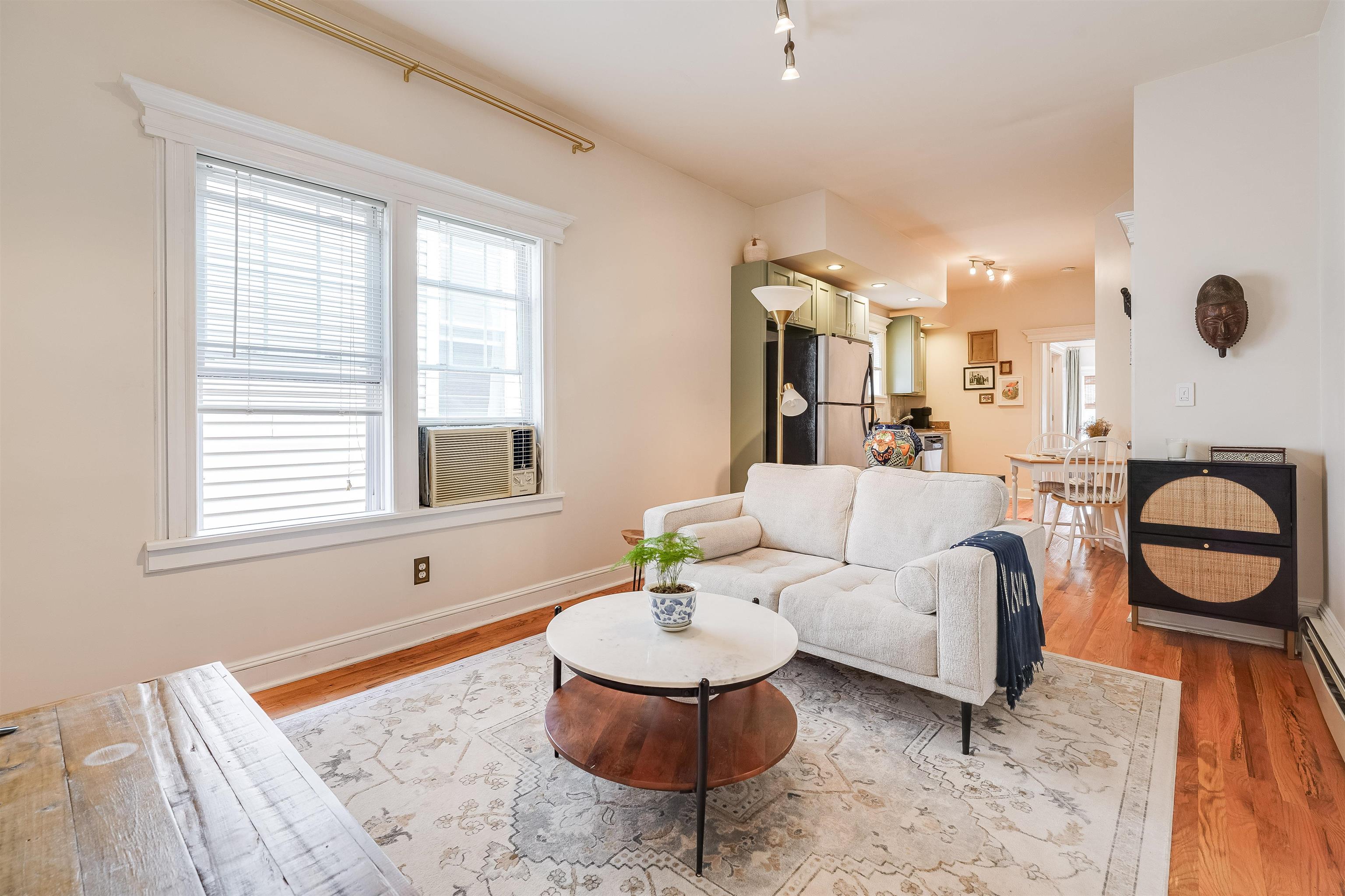 108 DUNCAN AVE Unit: 3R