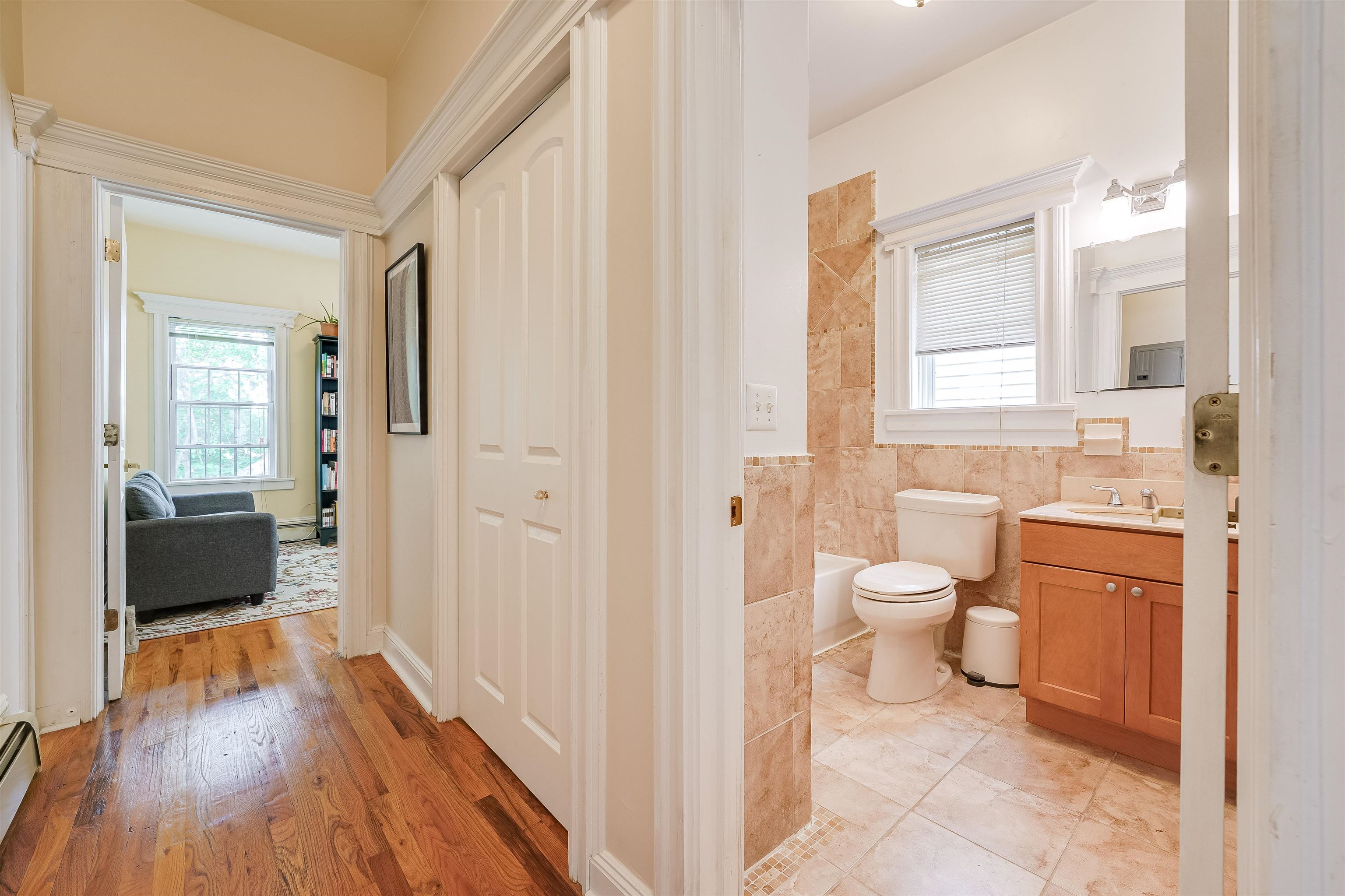 108 DUNCAN AVE Unit: 3R