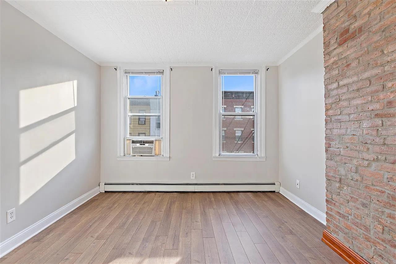 410 ADAMS ST Unit: 4L