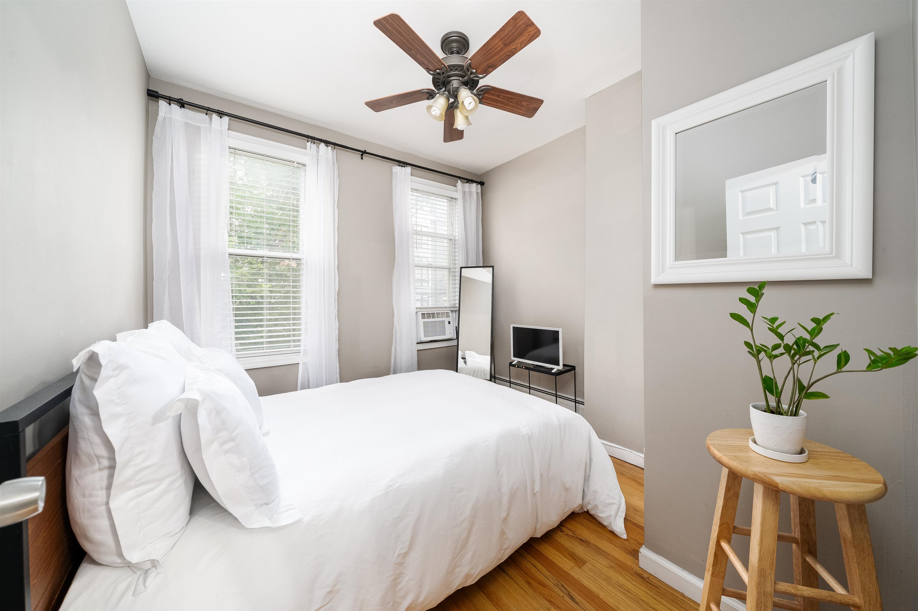 410 ADAMS ST Unit: 2L