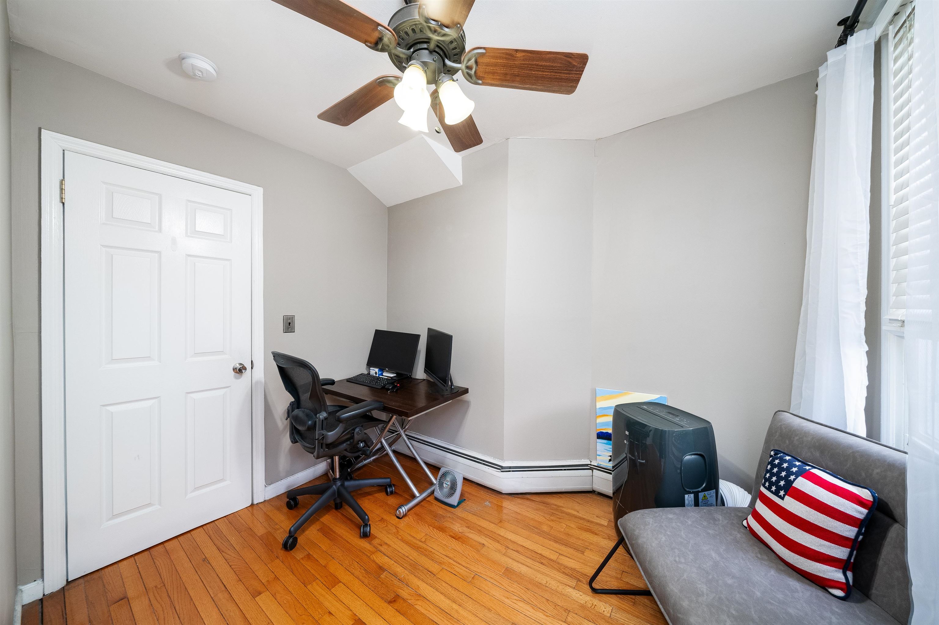 410 ADAMS ST Unit: 2L