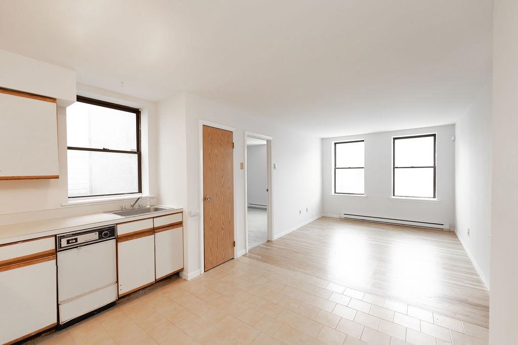 129 FRANKLIN ST Unit: B-2