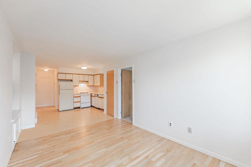 129 FRANKLIN ST Unit: B-2