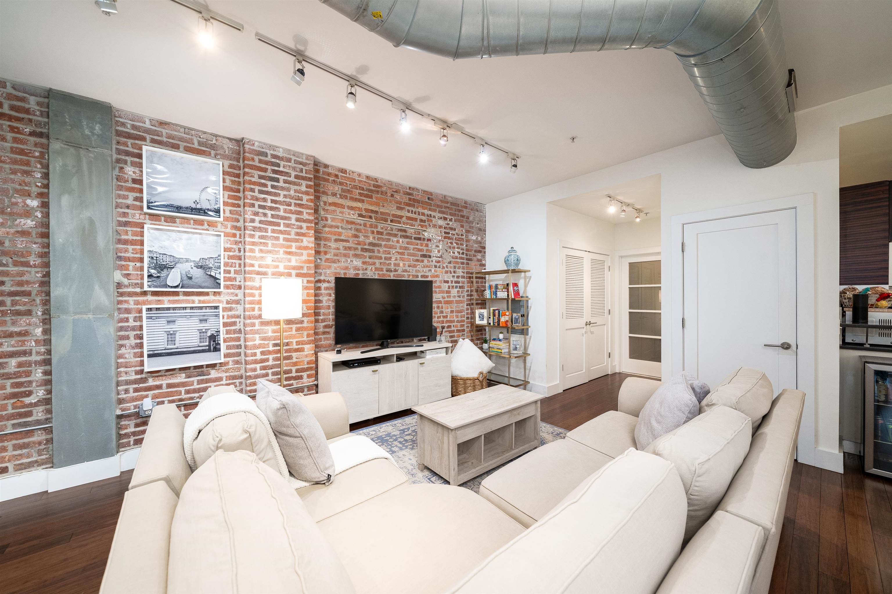 650 MONTGOMERY ST Unit: 304