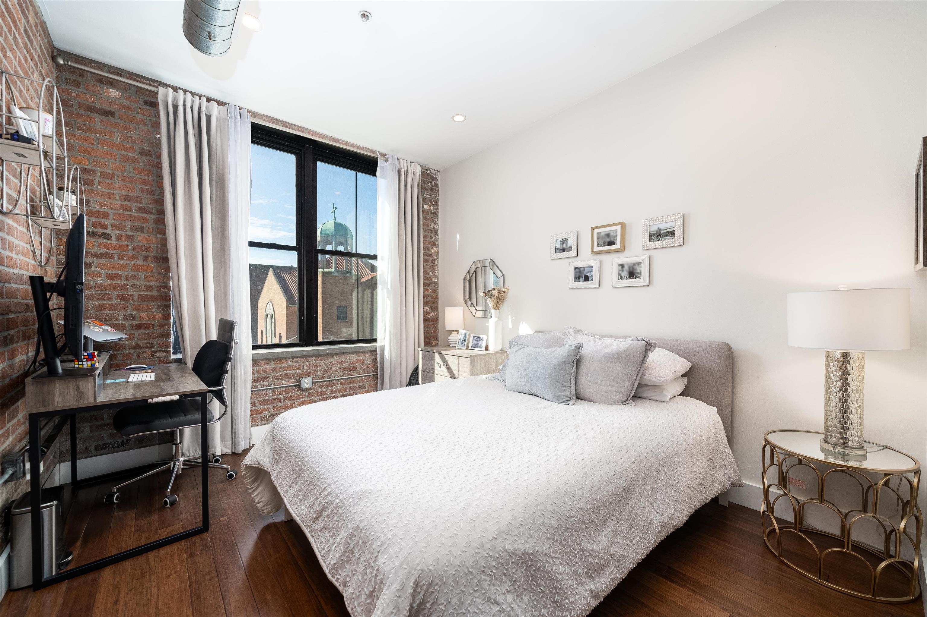 650 MONTGOMERY ST Unit: 304