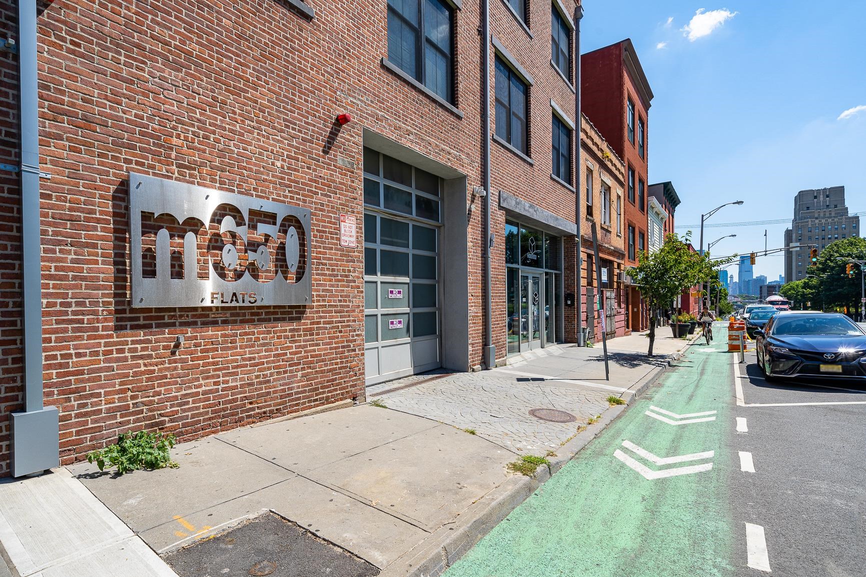 650 MONTGOMERY ST Unit: 304