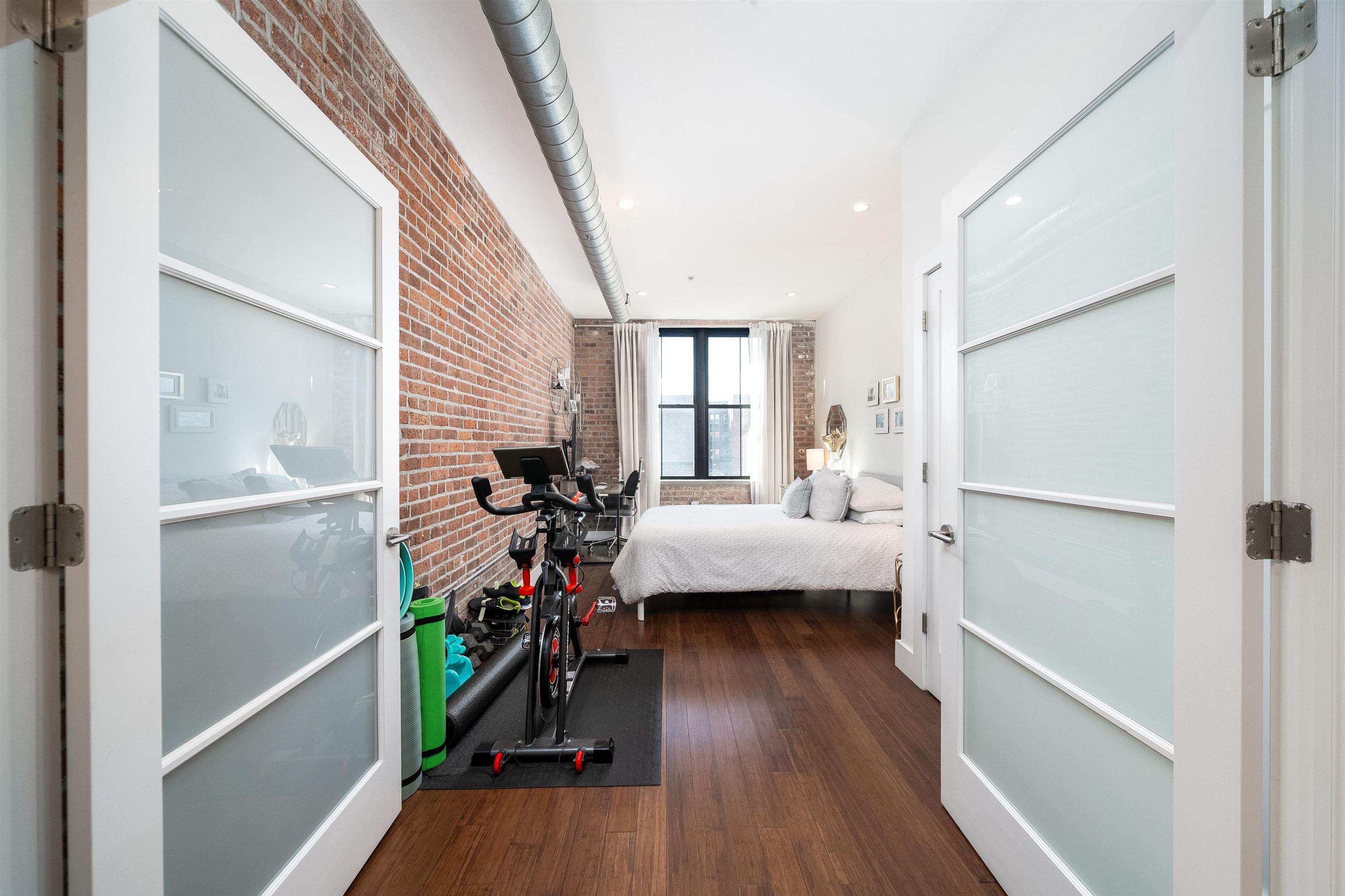 650 MONTGOMERY ST Unit: 304