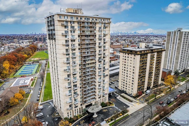 160 Overlook Avenue 11E1