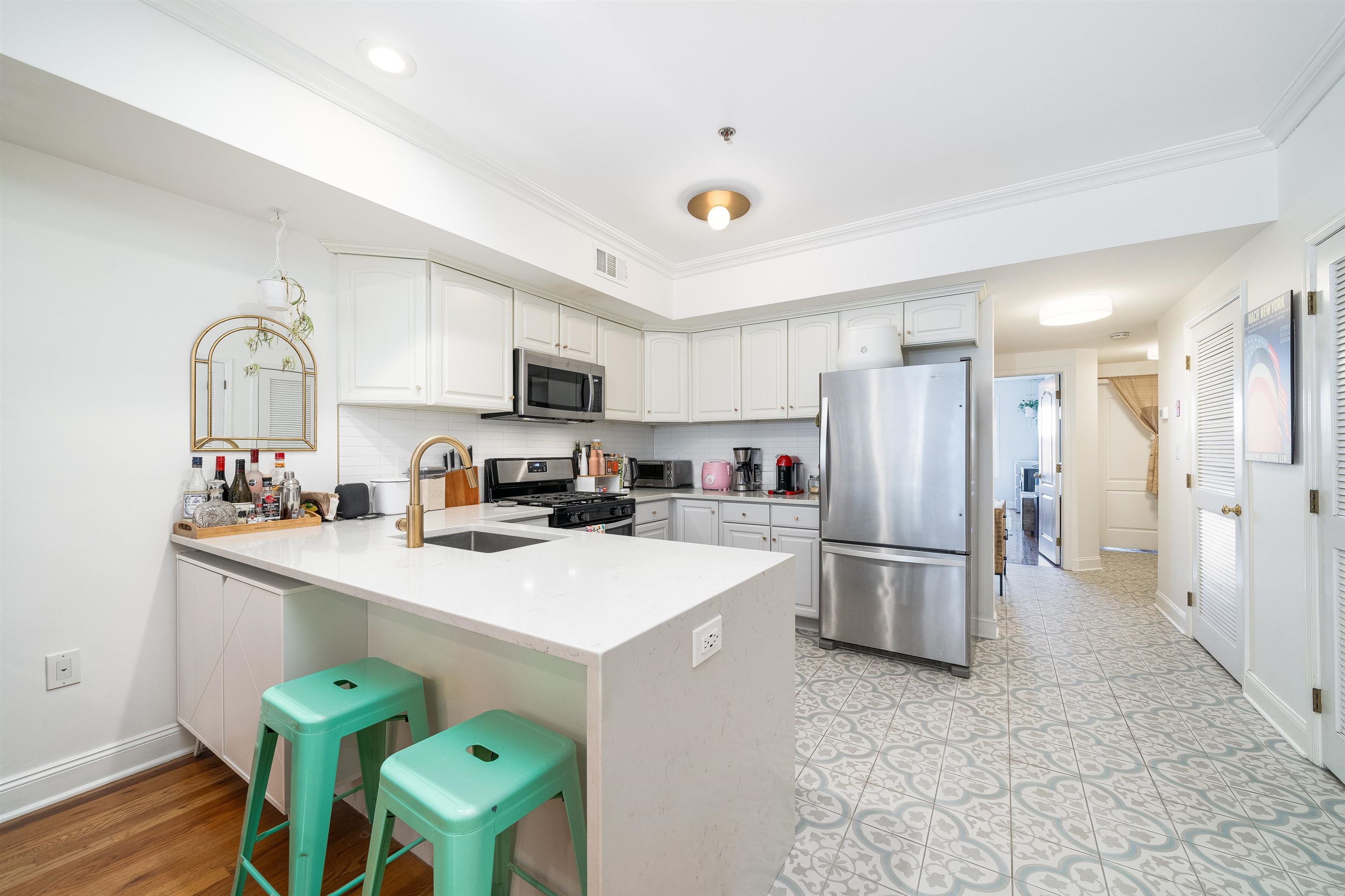 610 MONROE ST Unit: B