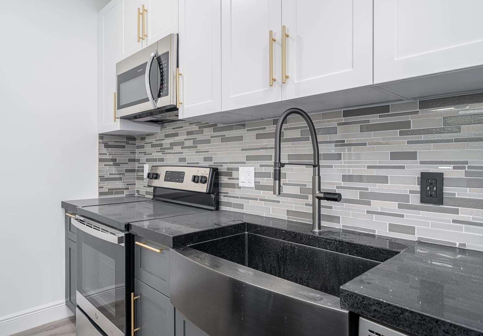 211 BALDWIN AVE Unit: 603