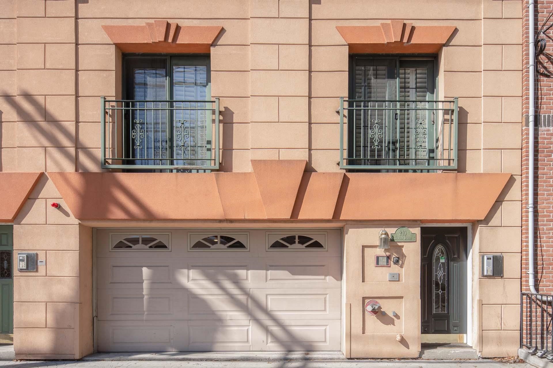 210 JACKSON ST Unit: 5