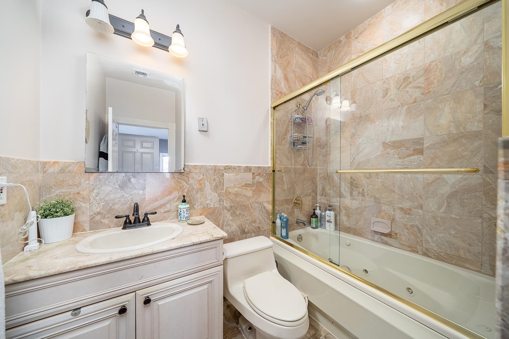 210 JACKSON ST Unit: 5