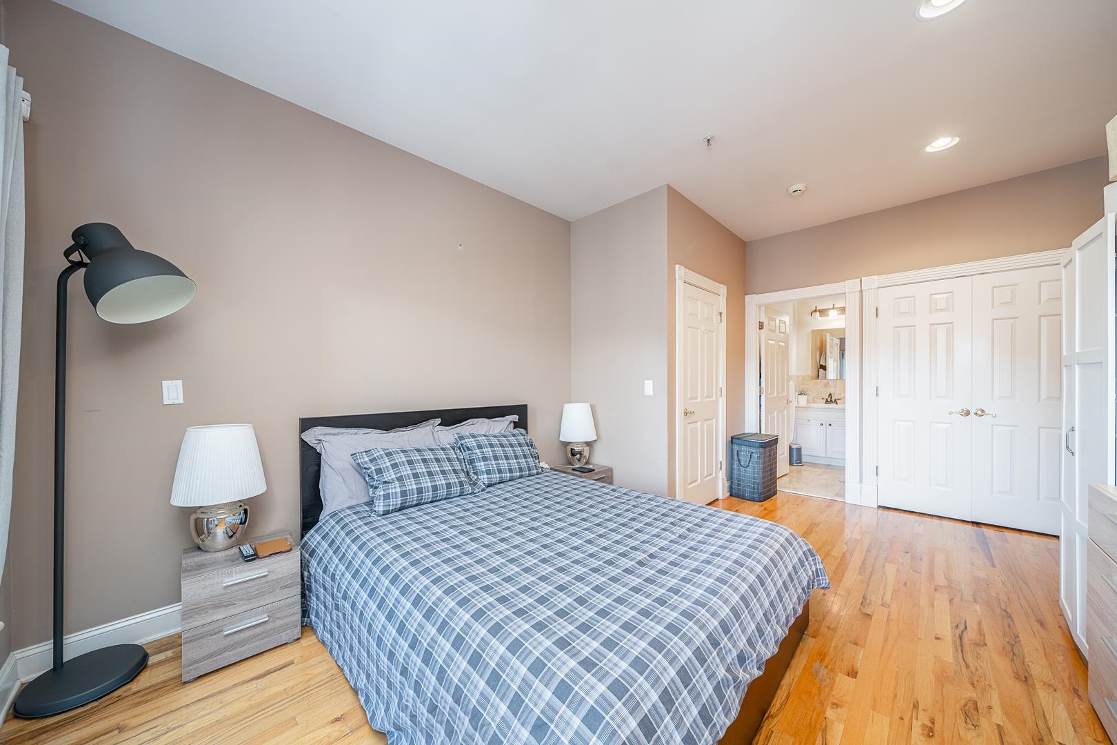 210 JACKSON ST Unit: 5