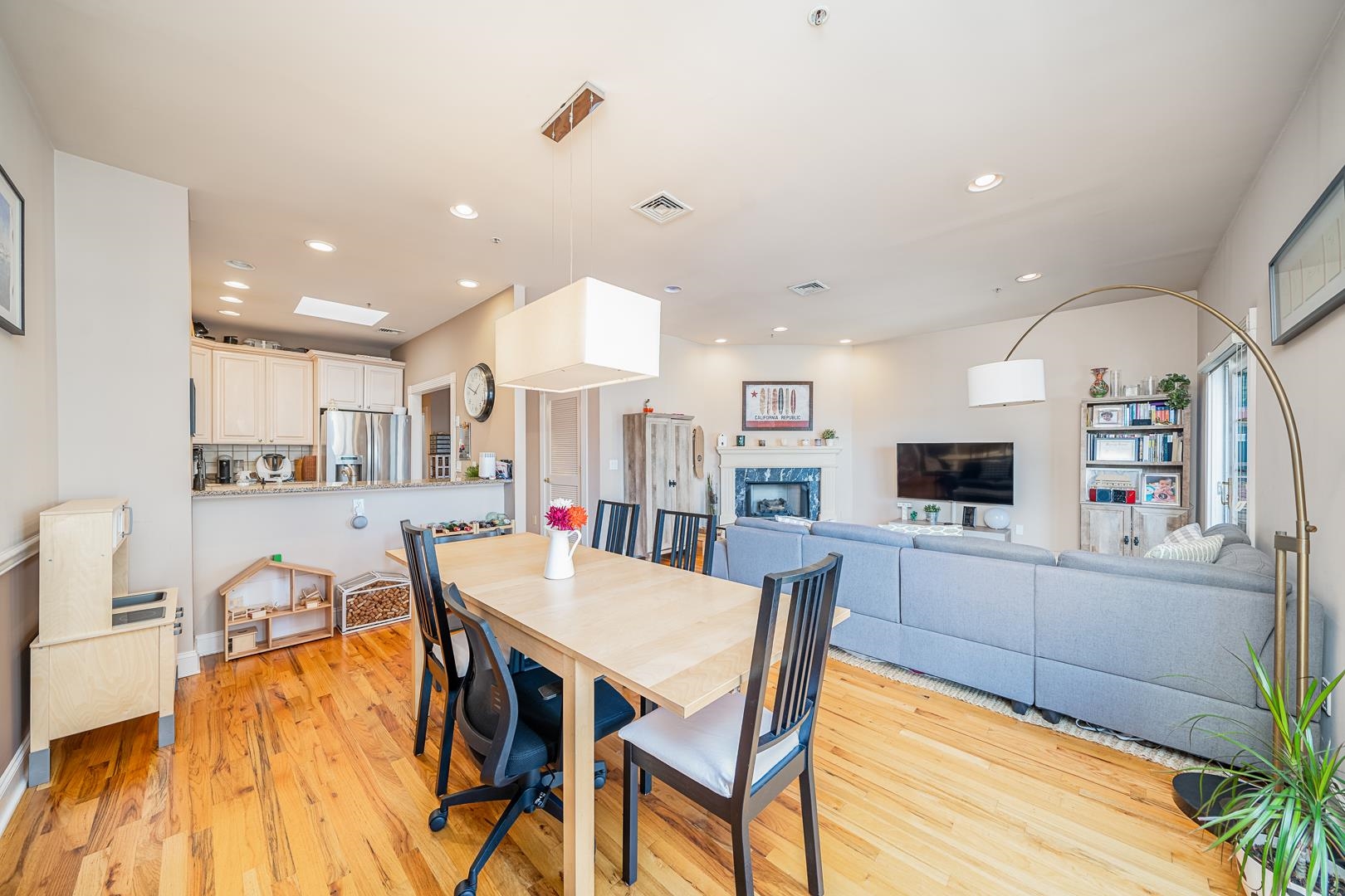 210 JACKSON ST Unit: 5