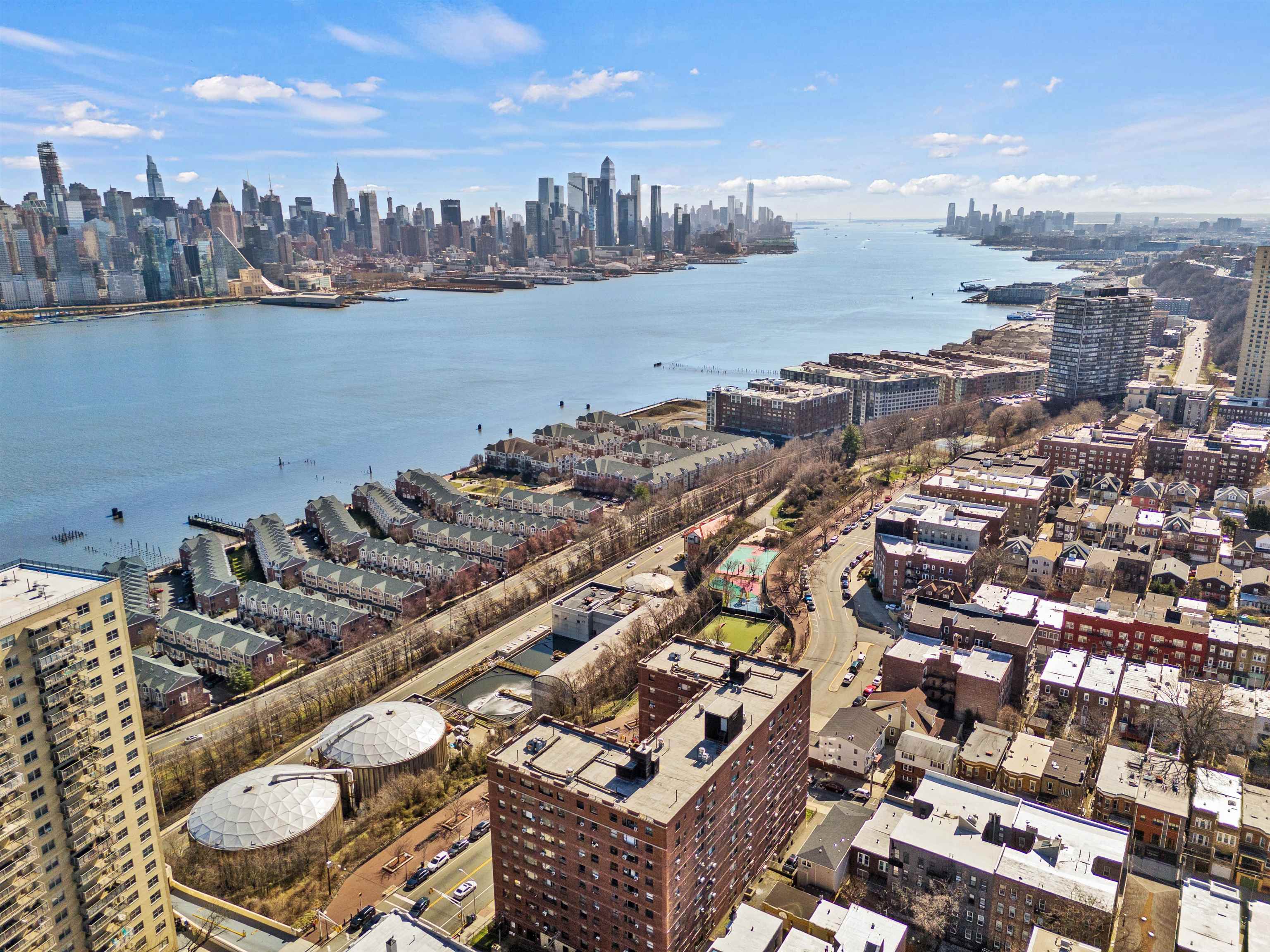 6515 BLVD EAST Unit: 4P