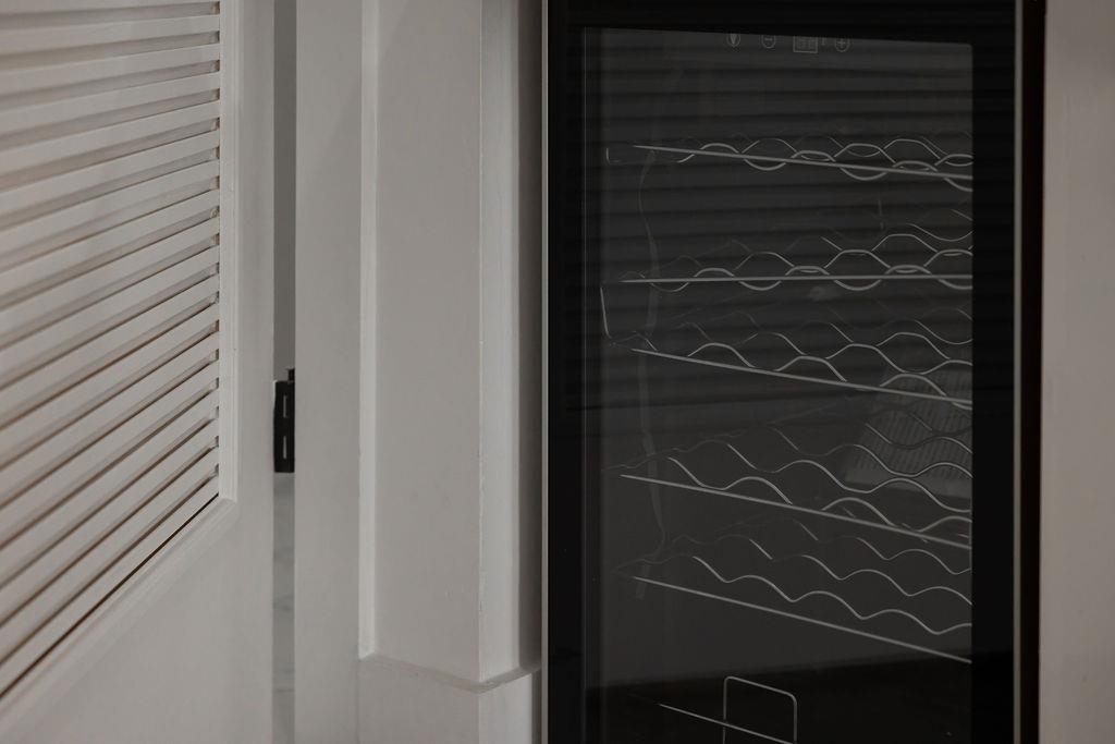 370 CENTRAL AVE Unit: 2R