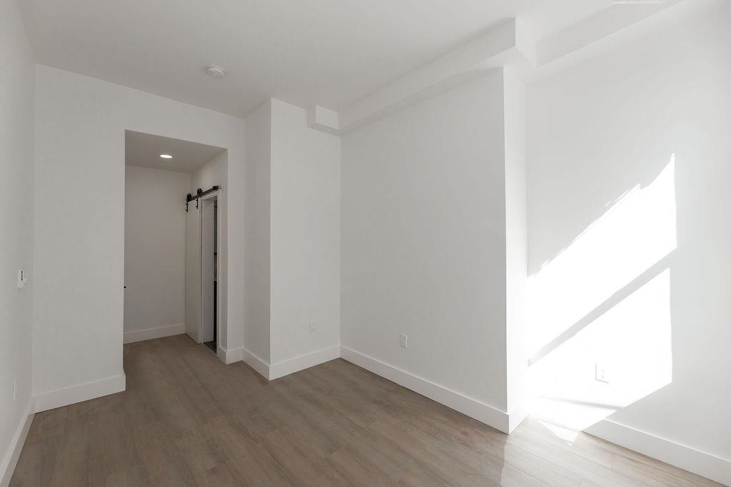 370 CENTRAL AVE Unit: 2R