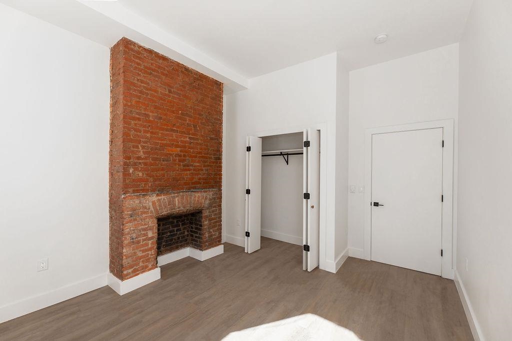 370 CENTRAL AVE Unit: 2R