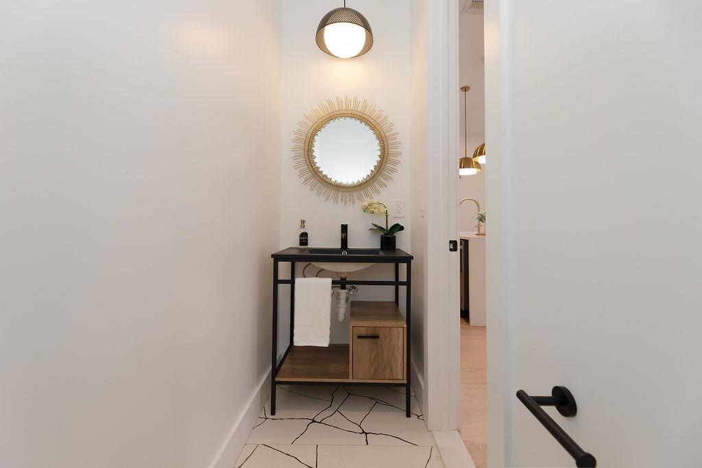 103 JEWETT AVE Unit: 2