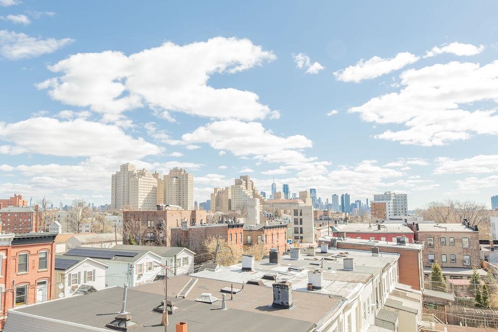 103 JEWETT AVE Unit: 2