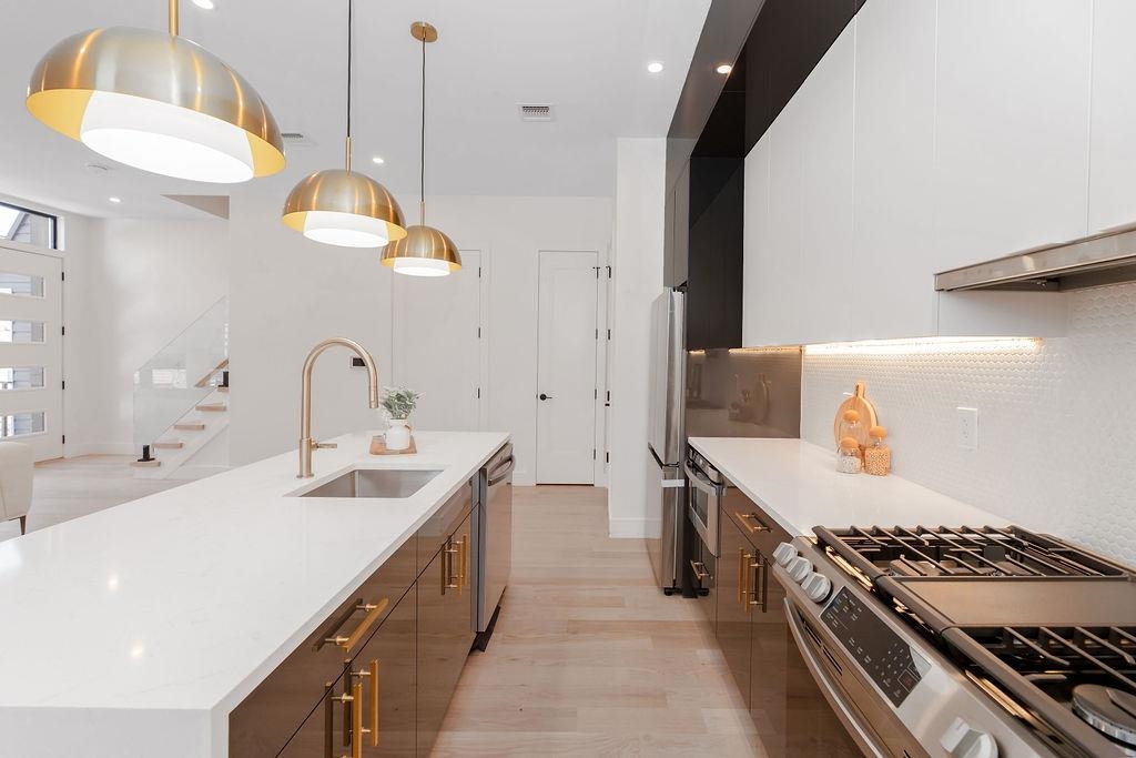 103 JEWETT AVE Unit: 2