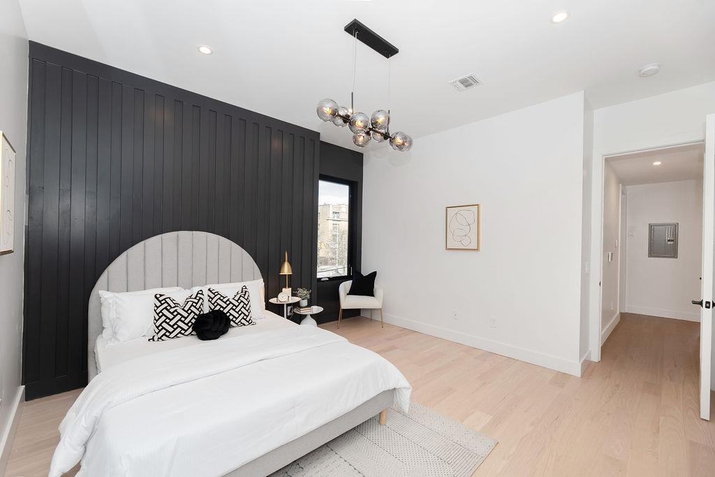 103 JEWETT AVE Unit: 2