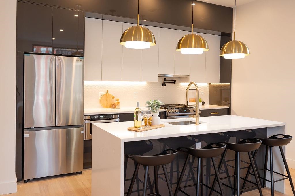 103 JEWETT AVE Unit: 2