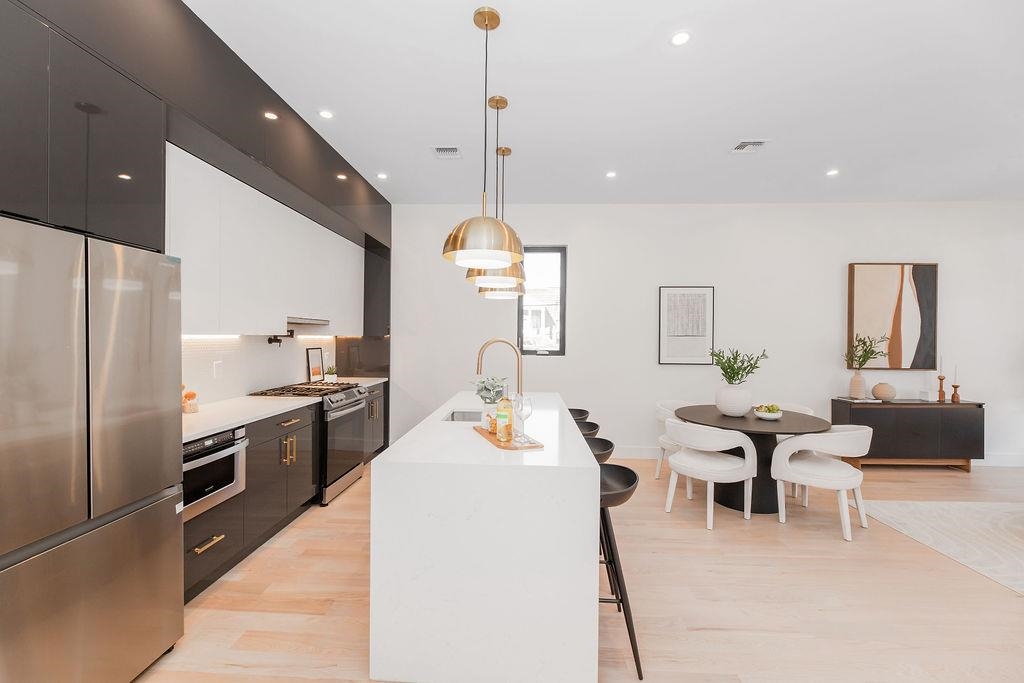 103 JEWETT AVE Unit: 2