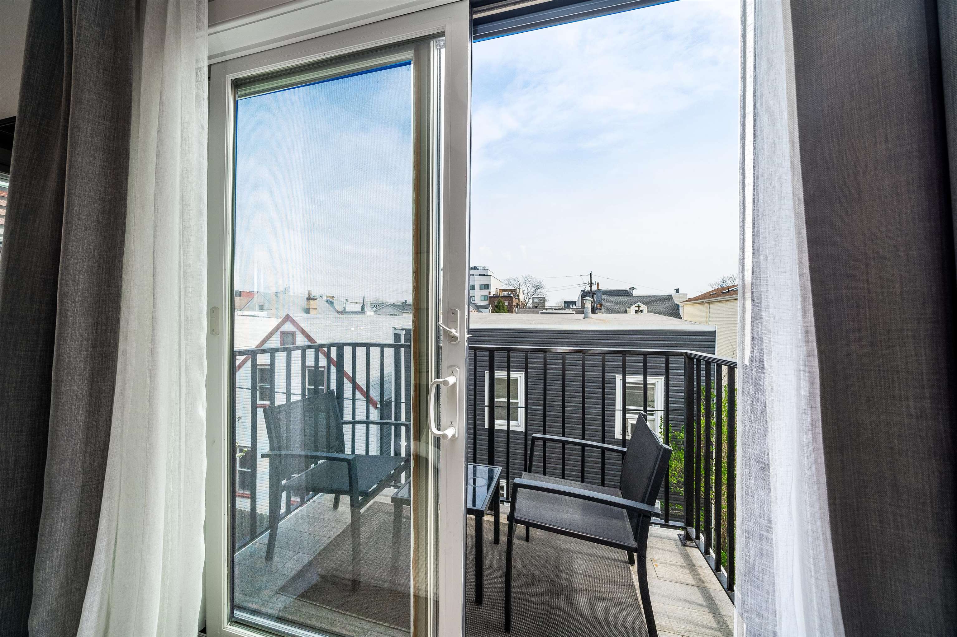 112 WEBSTER AVE Unit: 2