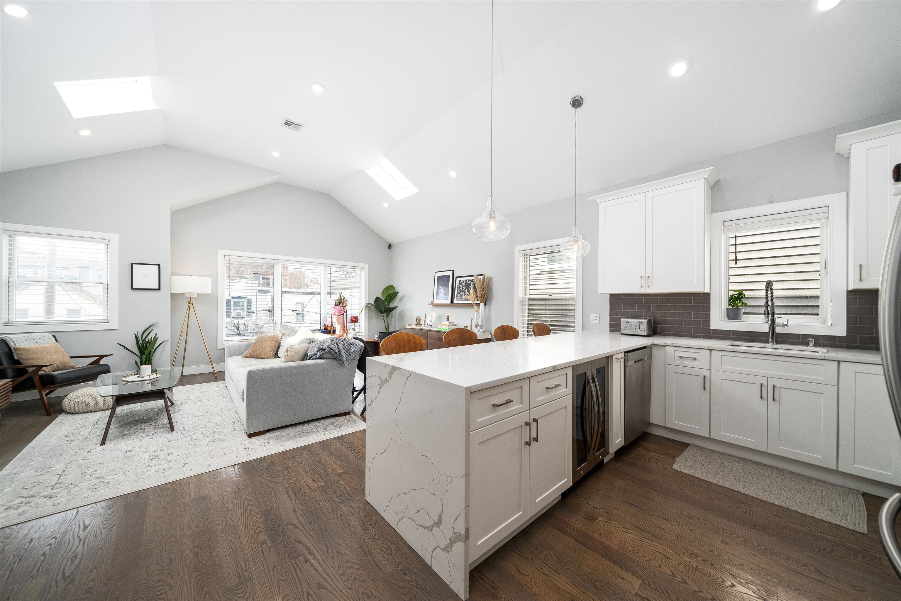 112 WEBSTER AVE Unit: 2