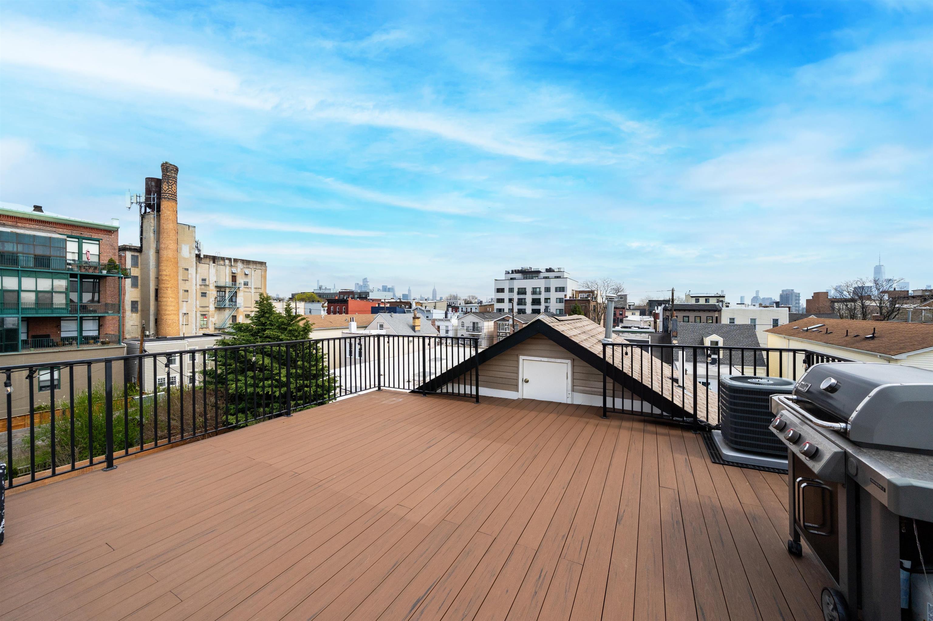 112 WEBSTER AVE Unit: 2