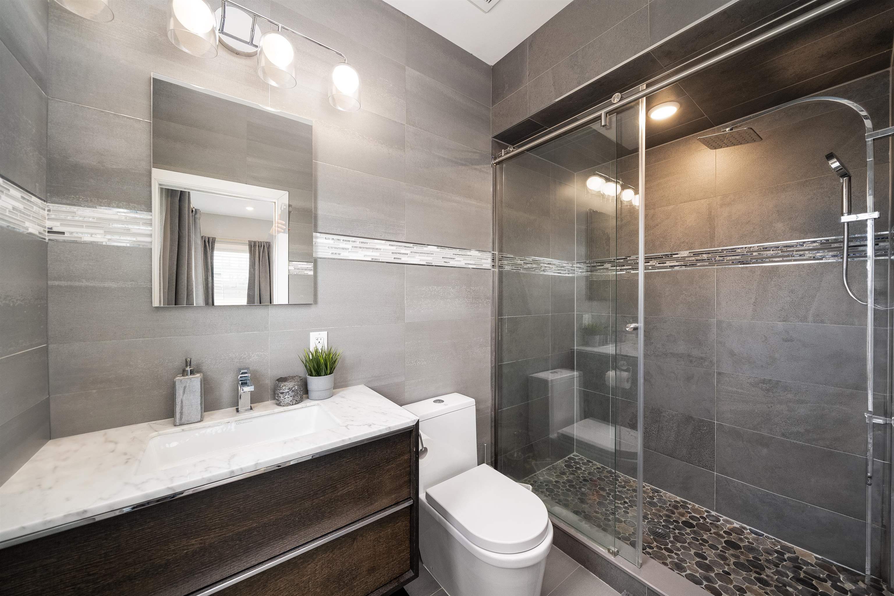 112 WEBSTER AVE Unit: 2