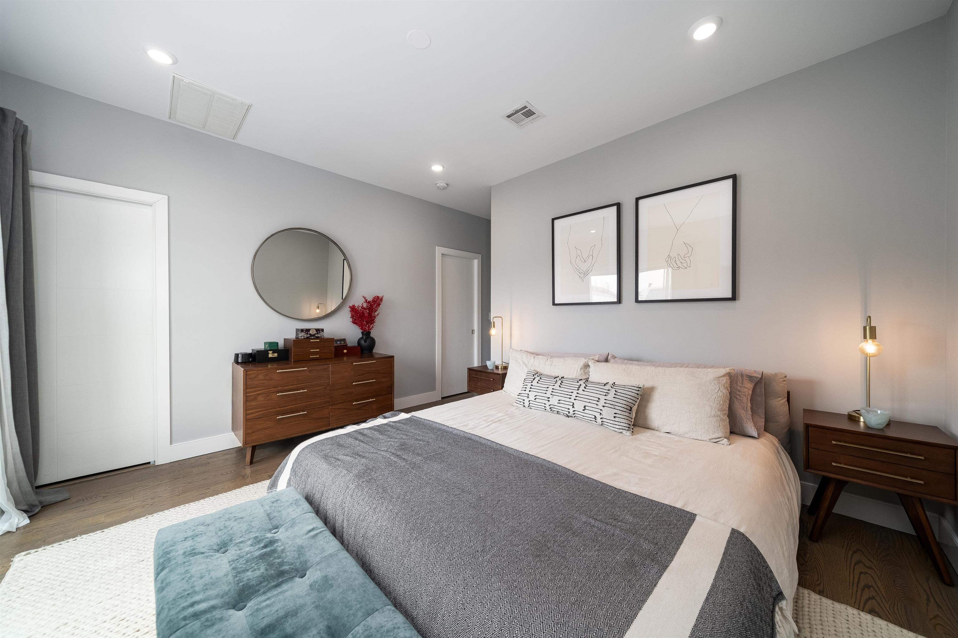 112 WEBSTER AVE Unit: 2