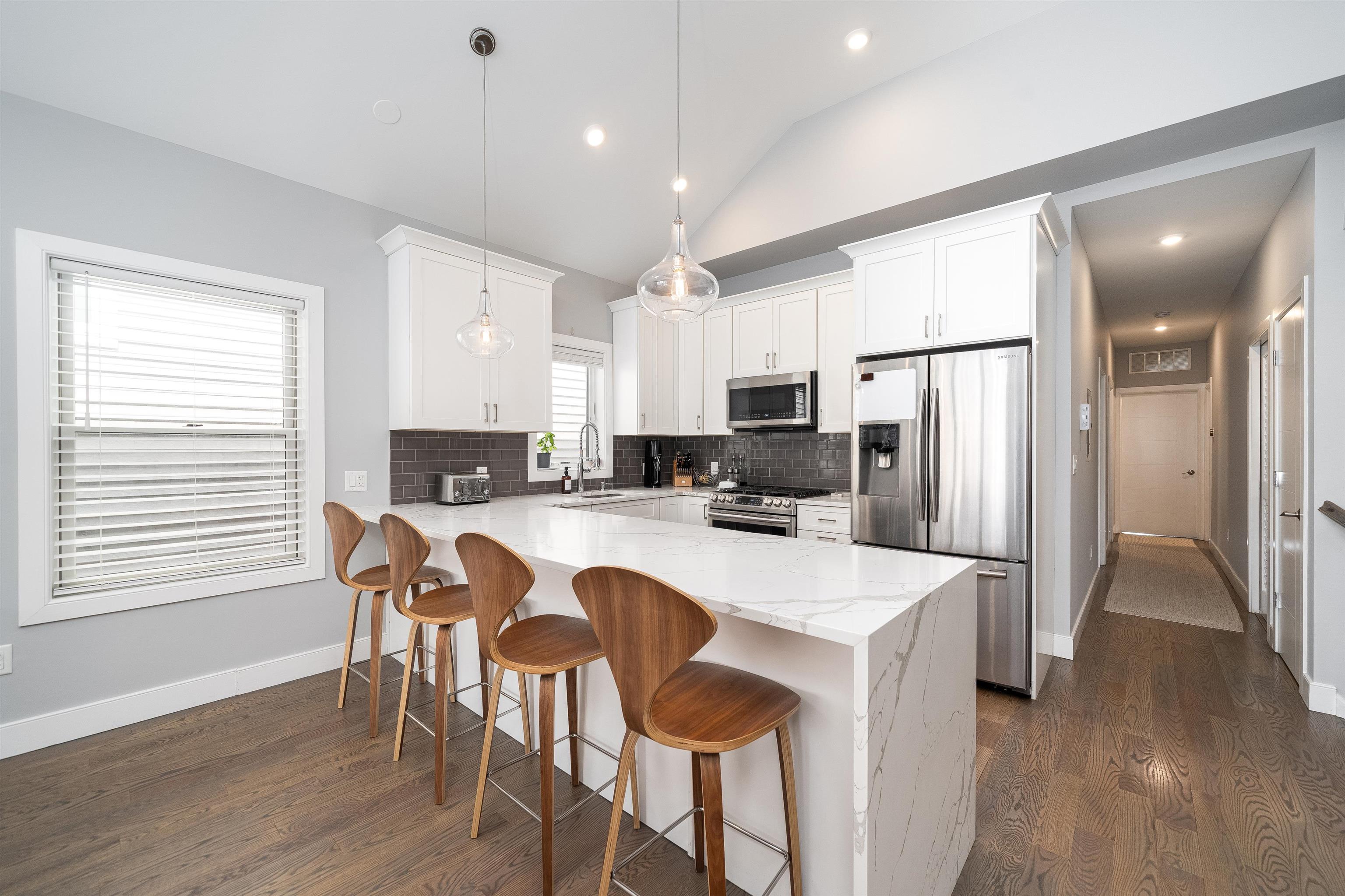 112 WEBSTER AVE Unit: 2