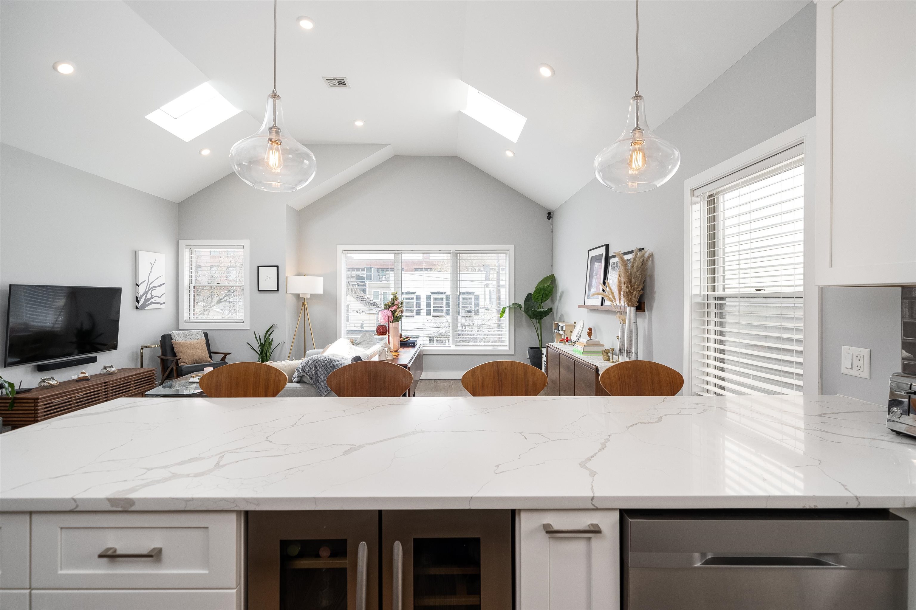 112 WEBSTER AVE Unit: 2