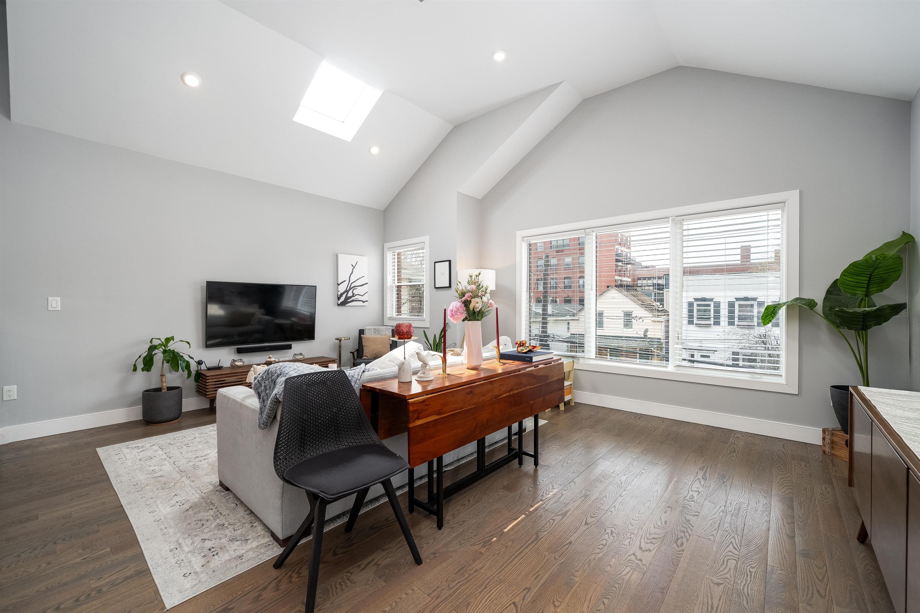 112 WEBSTER AVE Unit: 2