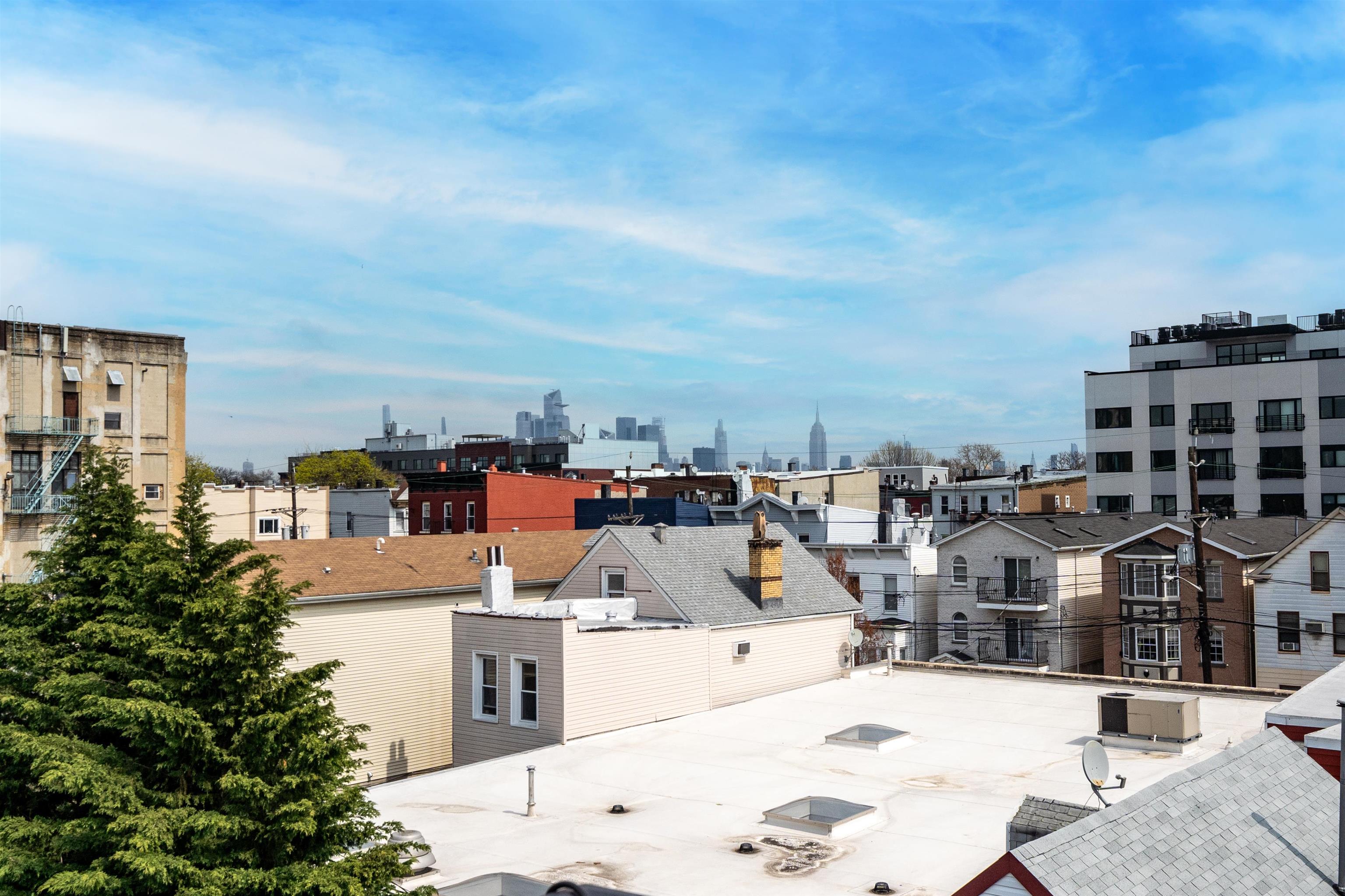 112 WEBSTER AVE Unit: 2